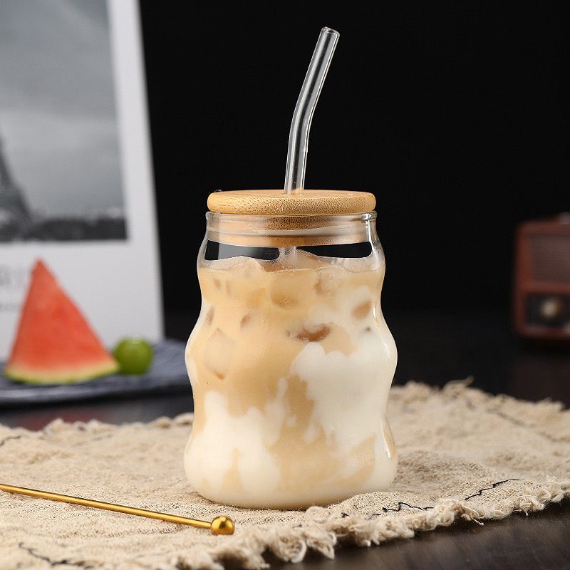 مج زجاج 550 ملي متدرج بشاليموه وغطاء خشبي محكم الغلق لشرب وتقديم المشروبات الباردة والساخنة للضيوف شكل شيك