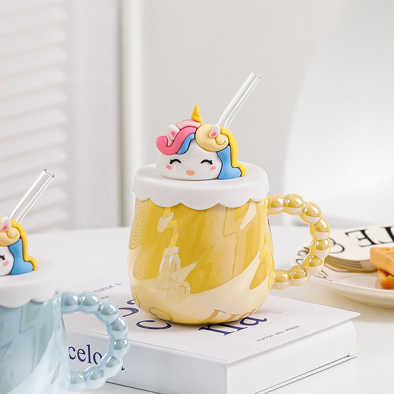 مج بورسلين 425 ملي بغطاء سيليكون يونيكورن بيد شكل لولي وشاليموه لسهولة الشرب للمشروبات الساخنة والباردة