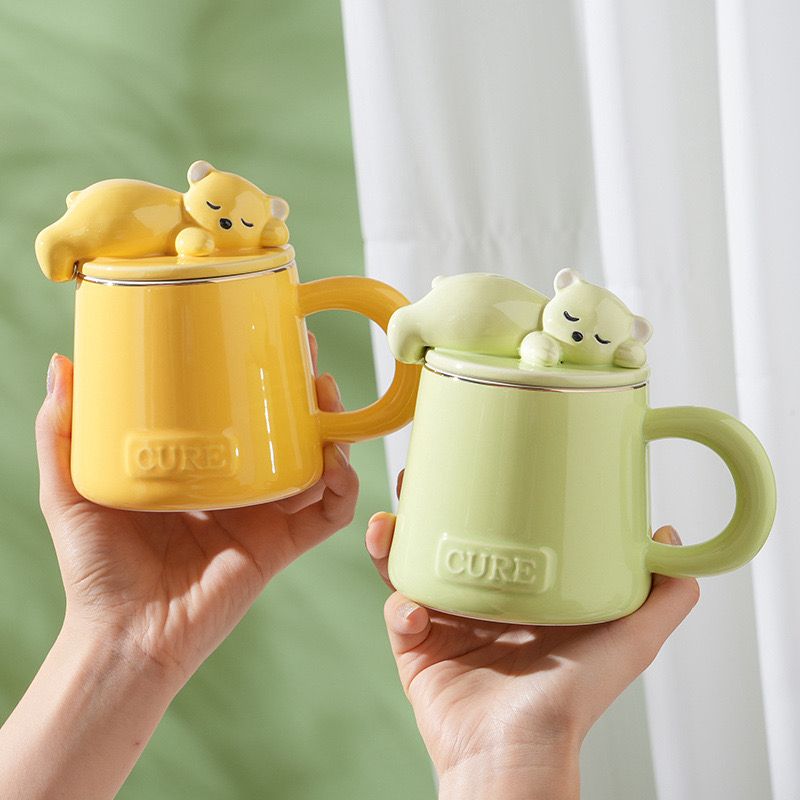 مج بورسلين 400 ملي بغطاء دبدوب نايم و معلقه استانليس ستيل ويد لشرب وتقديم النسكافيه واللاتيه والهوت شوكليت