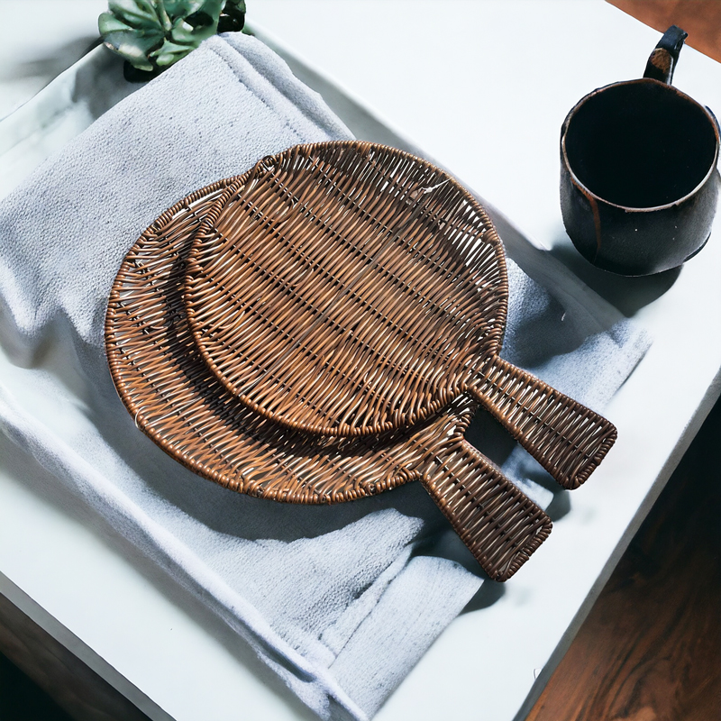 طقم صواني رتان قطعتين بمقاسات مختلفة لحمل وتقديم الطعام بشكل شيك ويد لسهولة الحمل