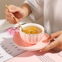 مج بورسلين شيك لشرب وتقديم الشاي والنسكافيه مع طبق ومعلقة استانليس ستيل ويد