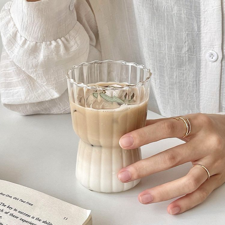 كوباية 300 ملي متدرجة زجاج شفاف مضلع لشرب وتقديم العصائر والنسكافيه واللاتيه للضيوف بشكل شيك