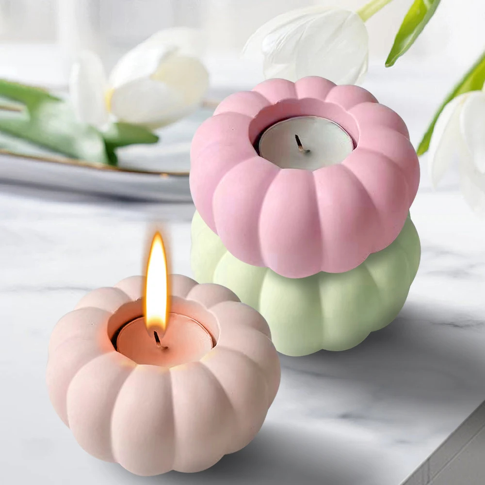 شمعة مع حامل شكل يقطين مميز لتغير وتجديد ديكور المنزل