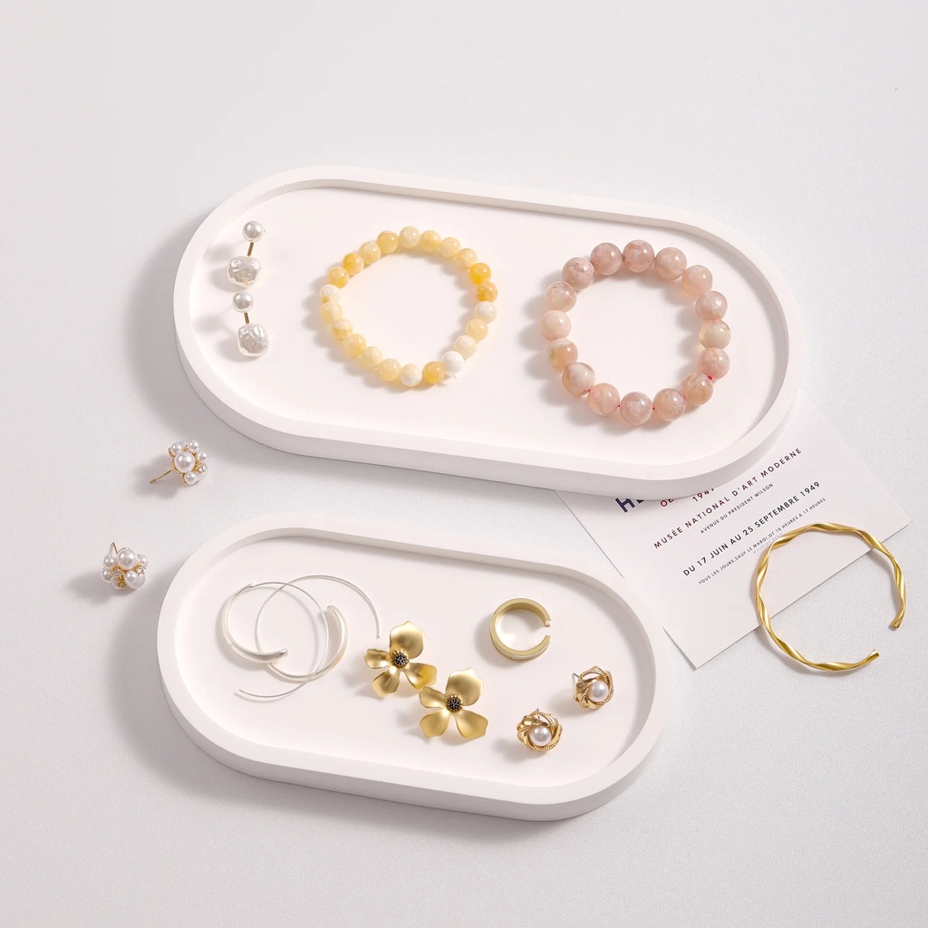 حامل هاند ميد للأكسسوارات وقطع الديكور وأقلام الروج والشموع من الجبس الأبيض