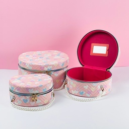 [HH00014060] مجموعة شنط جلد 3 قطع بماقسات مختلفة بيضاوية الشكل لتنظيم وحمل الميك اب مزينة بقلوب